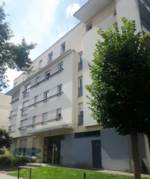 HOPITAL CENTRAL - F1 loué à vendre 1