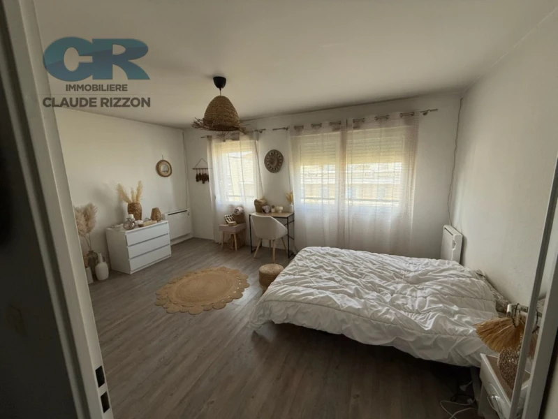 HOPITAL CENTRAL - F1 loué à vendre 3