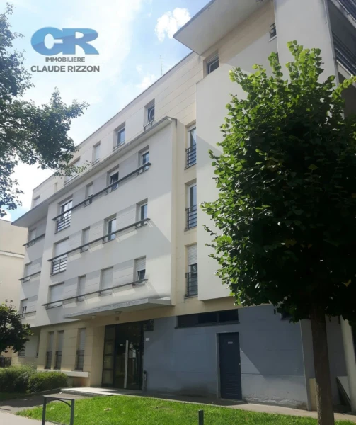 HOPITAL CENTRAL - F1 loué à vendre 5