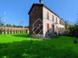 Maison charmante à rénover à La Varenne Saint-Hilaire 2