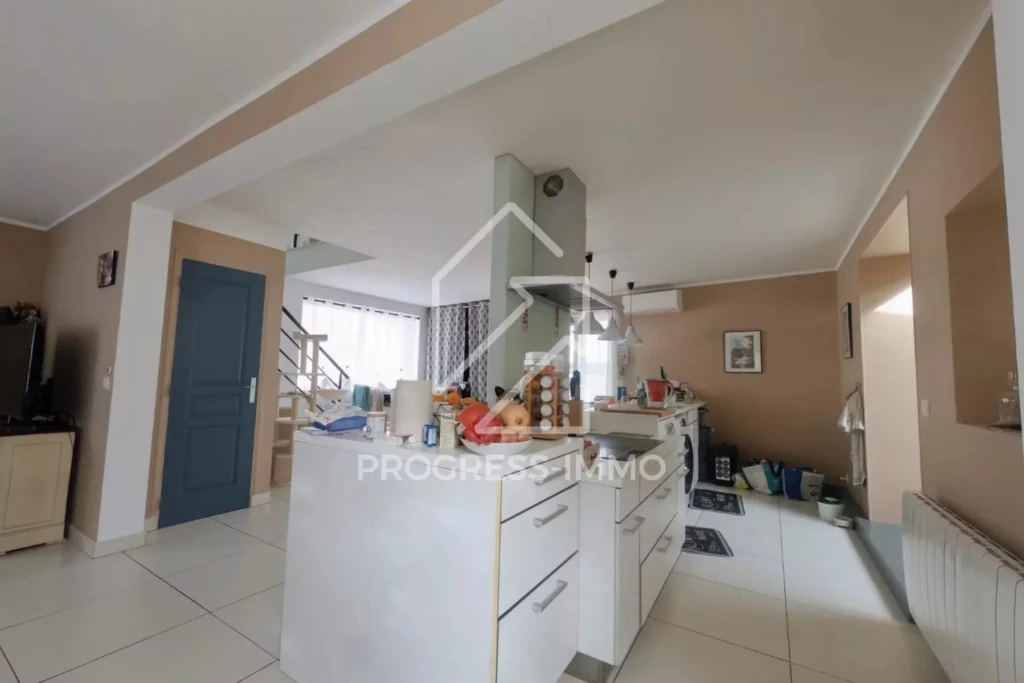 Ensemble Immobilier de 10 Logements et 1 Entrepôt au Centre-ville 16