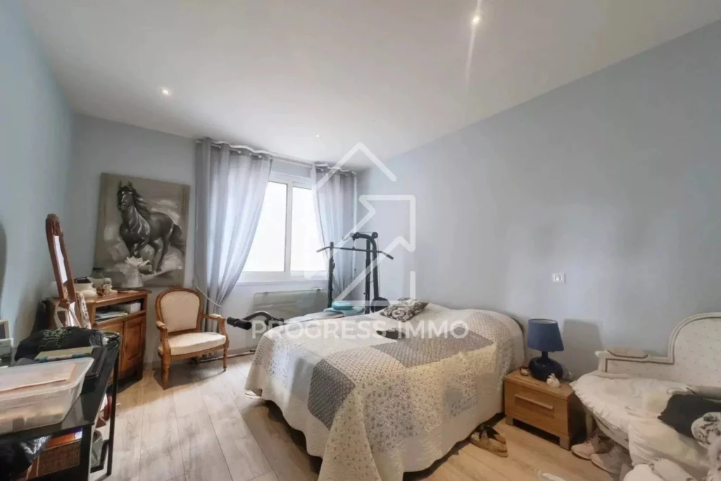 Ensemble Immobilier de 10 Logements et 1 Entrepôt au Centre-ville 8