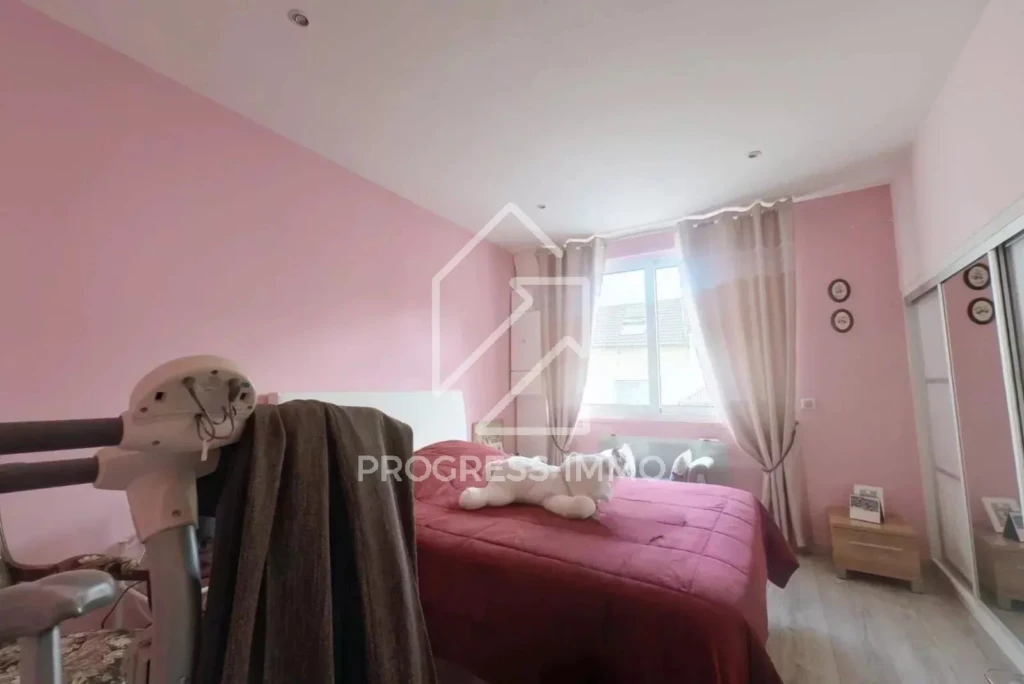 Ensemble Immobilier de 10 Logements et 1 Entrepôt au Centre-ville 9