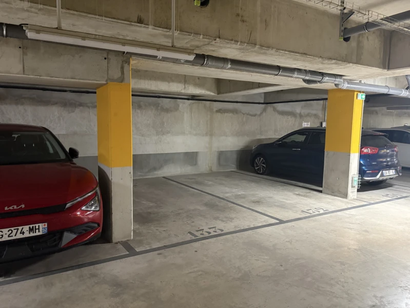 Place de parking 12 m² 1