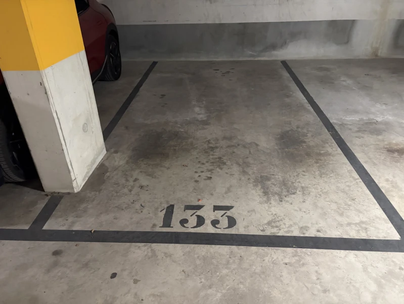 Place de parking 12 m² 2