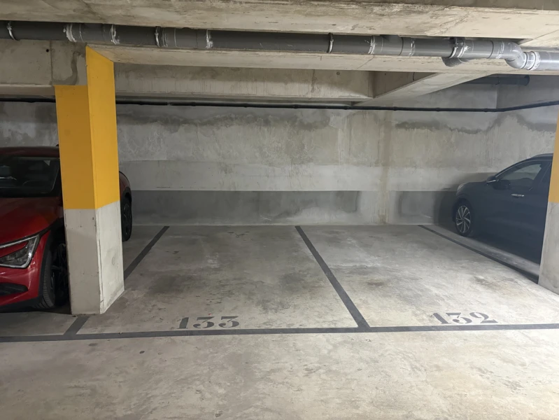 Place de parking 12 m² 3
