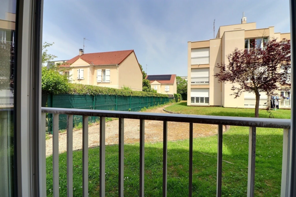 Studio rénové 27 m² Châtenay-Malabry (92290) 1