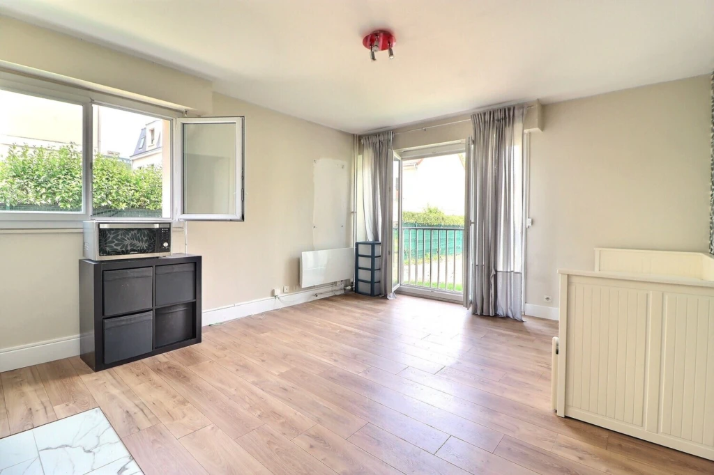 Studio rénové 27 m² Châtenay-Malabry (92290) 2