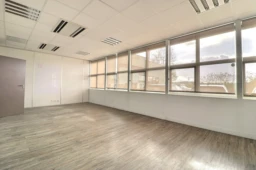 Local commercial - Atelier d'activité - 554m² 1