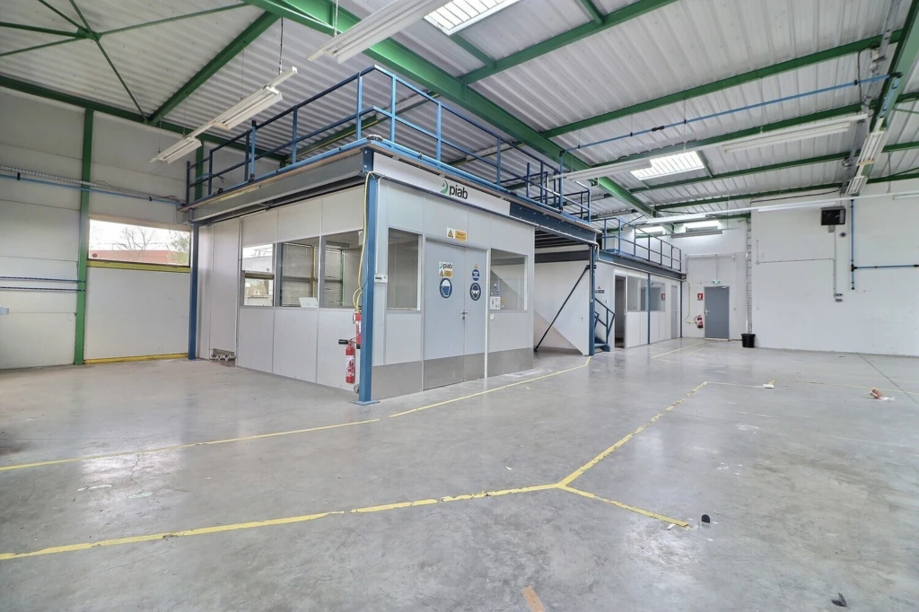 Local commercial - Atelier d'activité - 554m² 5