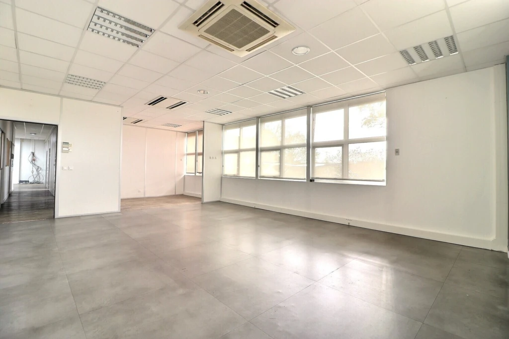 Local commercial - Atelier d'activité - 554m² 7