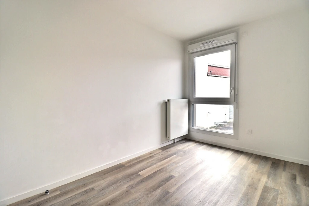 3 pièces 62m² - proche métro - Terrasse 2