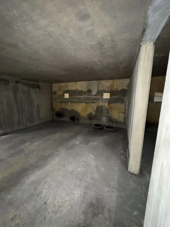 Place de parking 9 m² 2