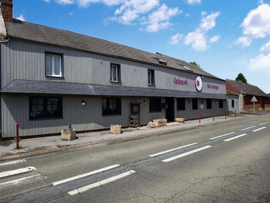 RESTAURANT DE 400 m2 + 2 APPARTEMENTS 1
