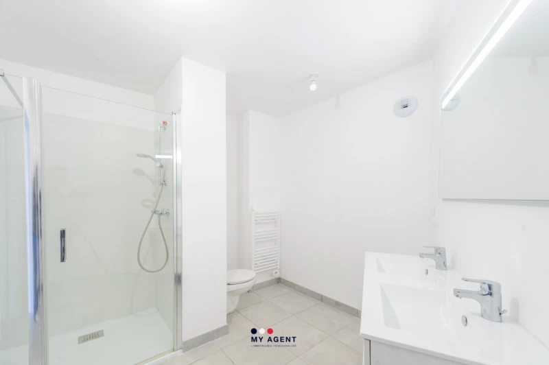 T4 avec grande terrasse 35m2 – Dernier étage 8