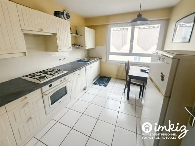 LYON 4ᵉ – CROIX-ROUSSE – T3 DE 77 M² AVEC PARKING 4
