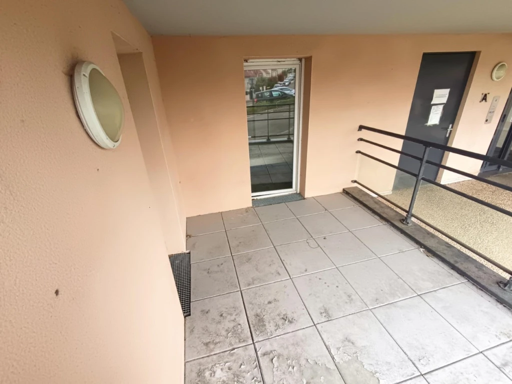 Grand T2 meublé parking balcon 5