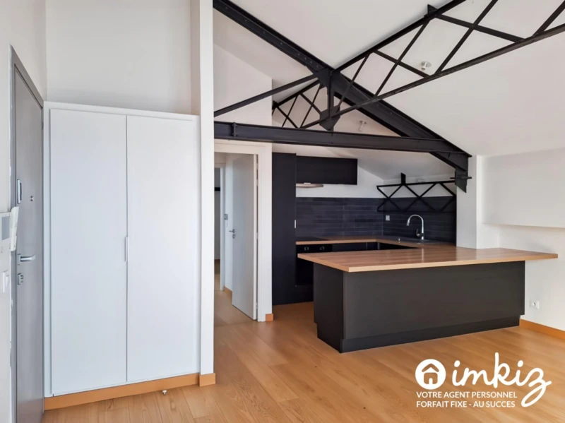 Montmartre 2 Pièces Style Loft avec climatisation 1