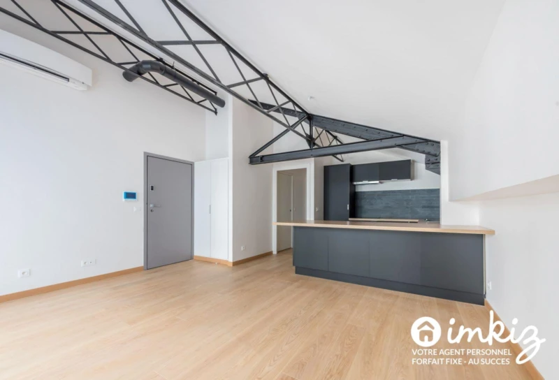 Montmartre 2 Pièces Style Loft avec climatisation 3