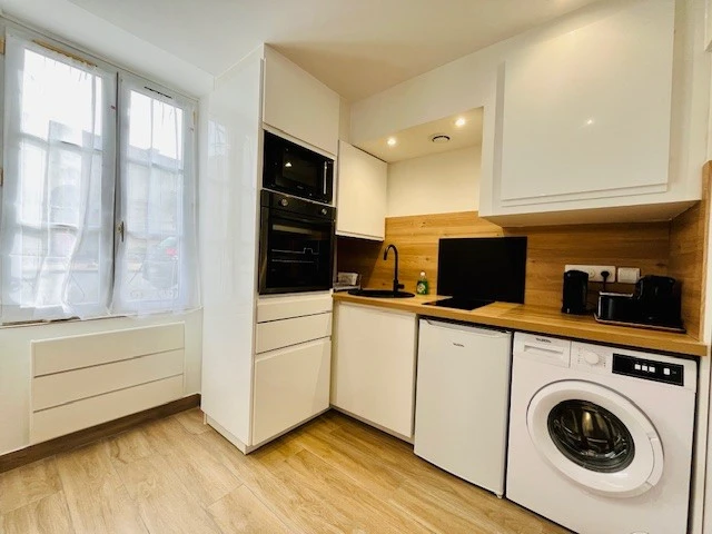 Appartement refait à neuf - Porte Royale 1