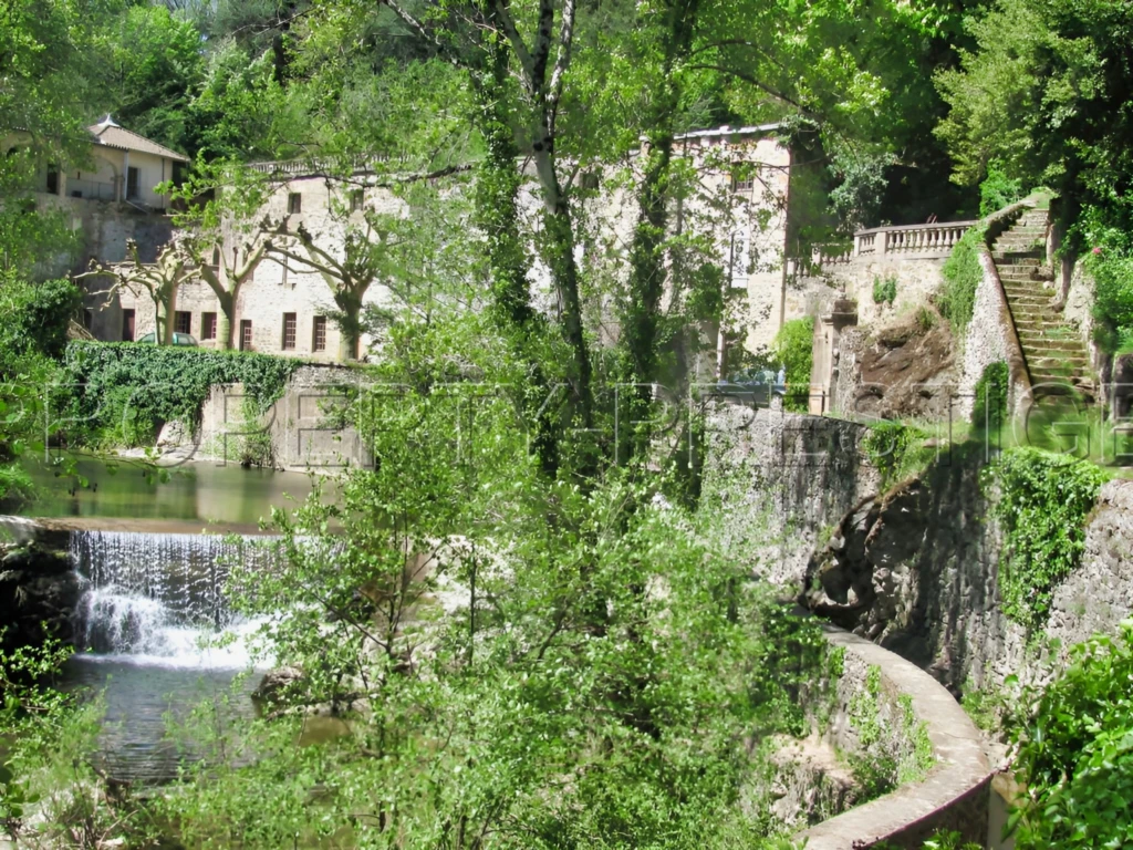 ARDECHE Domaine Réceptions Mariages 5.3 HA Rivière 1