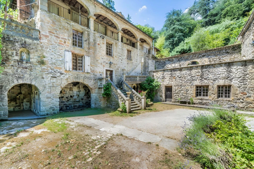 ARDECHE Domaine Réceptions Mariages 5.3 HA Rivière 7