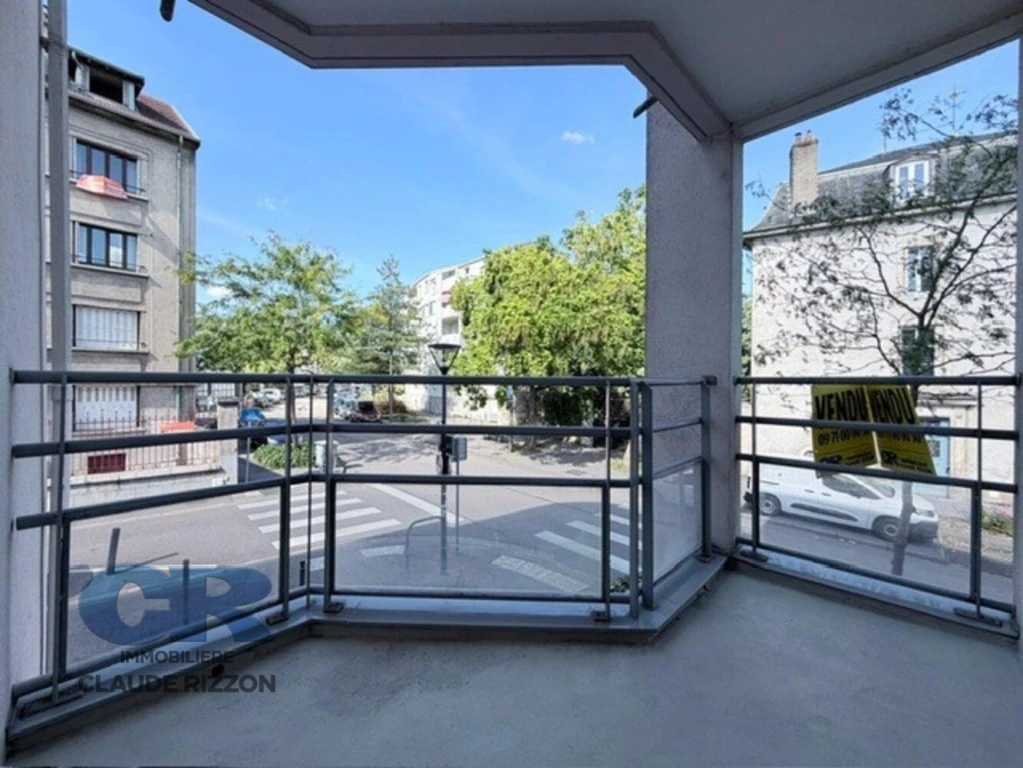 PLACE DES VOSGES - F2 à vendre 1