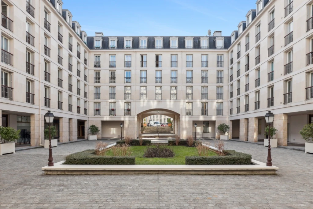 Exclusivité- Grand 4 Pièces- Versailles Château 13