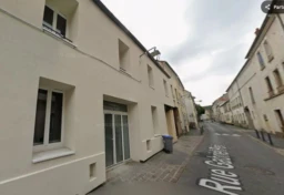 T3 avec cour privative et parking 1