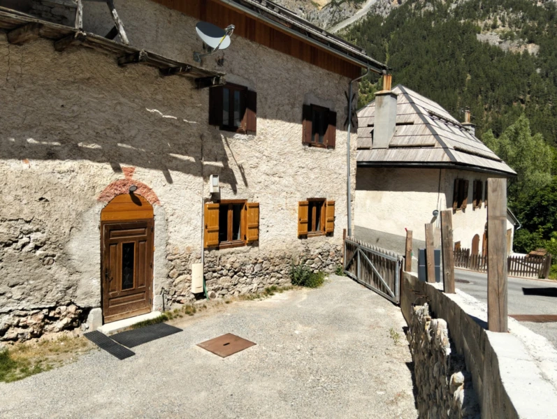 VAL-DES-PRÉS – Appartement T2 rénové de 32 m² 7