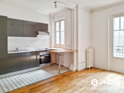 Paris 15ème 44 m² traversant, calme et lumineux 1