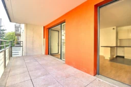 3 pièces avec terrasse - centre ville - 2015 1