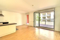 3 pièces avec terrasse - centre ville - 2015 2