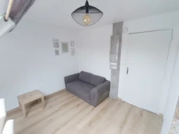 Studio meublé moderne et pratique 1