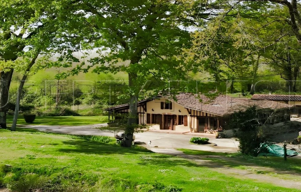 LANDES DOMAINE 57 ha ETANGS 20 ha 8