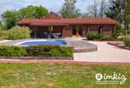 Propriété de charme avec piscine et dépendance 1