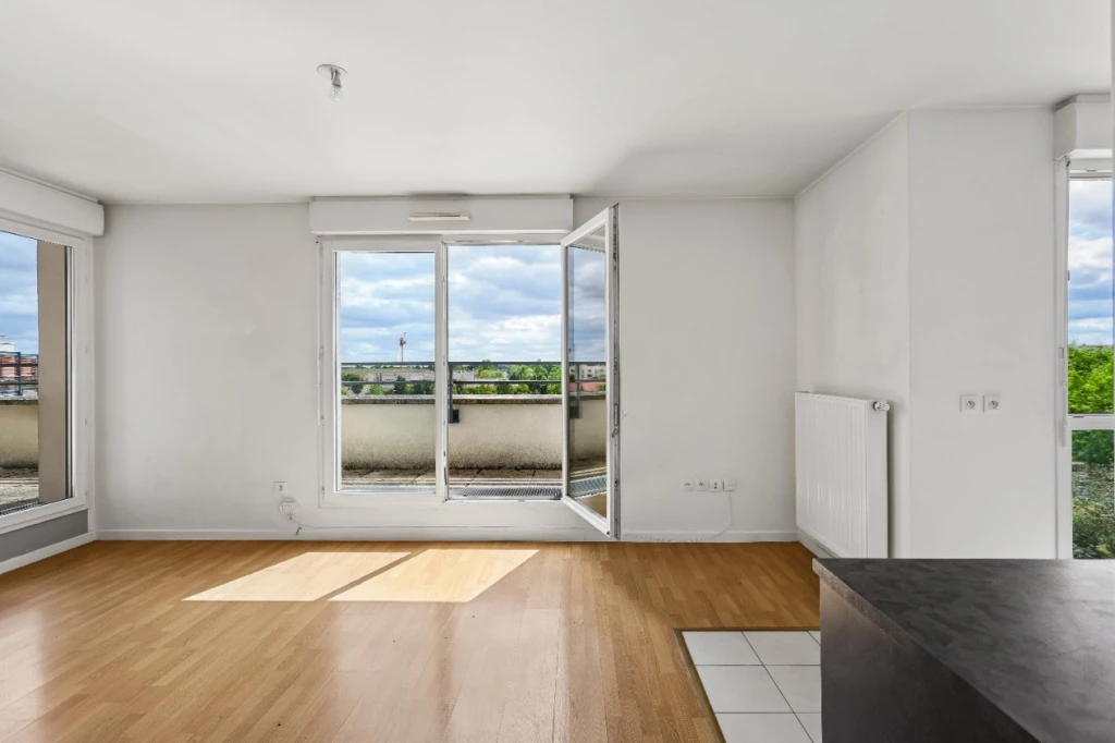 GRAND 2 PIECES DERNIER ETAGE 4