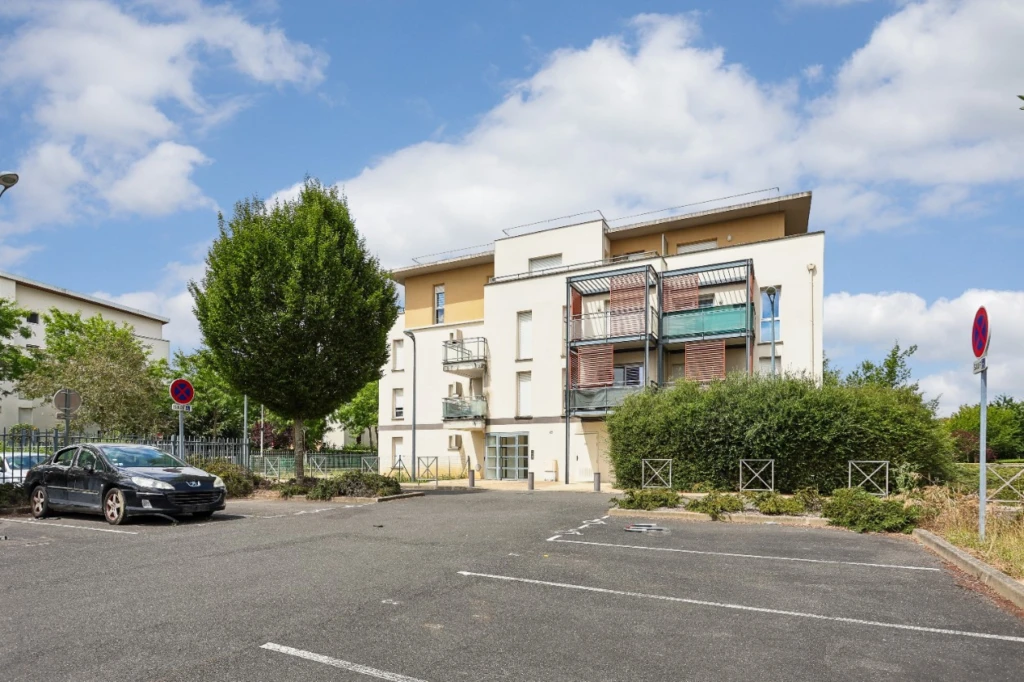 GRAND 2 PIECES DERNIER ETAGE 8
