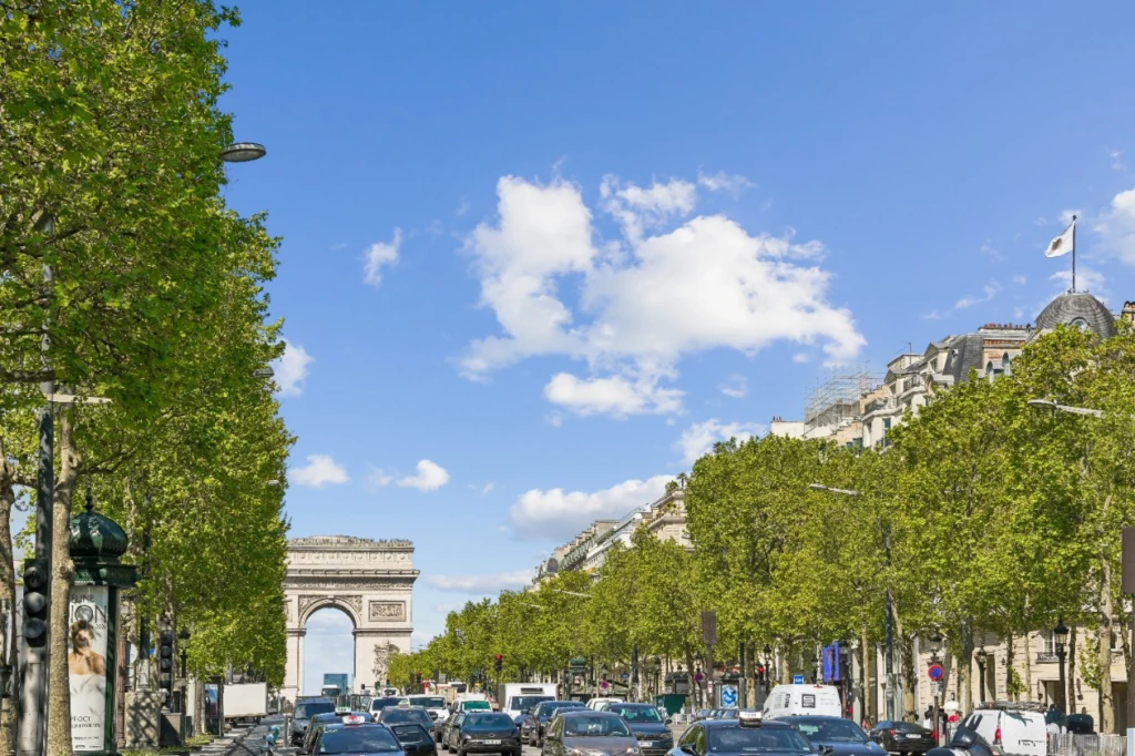 2P Rénové - Quartier Champs-Elysées - Paris 8 13