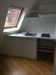 LOCATION - STUDIO REFAIT À NEUF 17m2 AU SOL 2