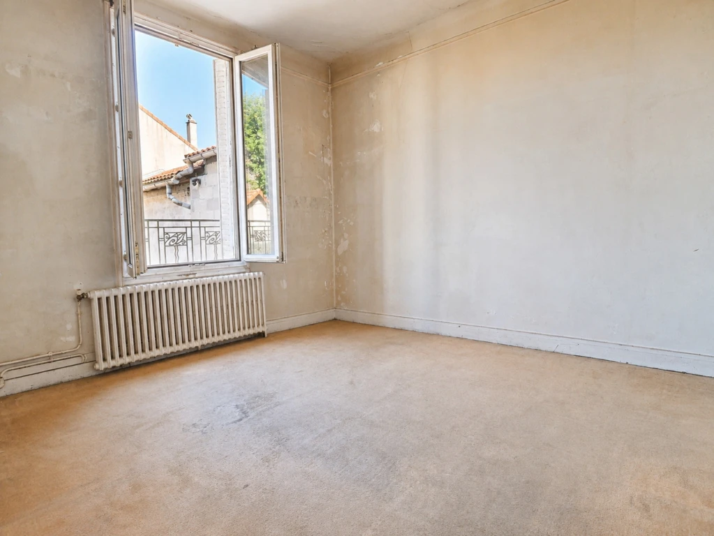 Appartement lumineux à rénover 4