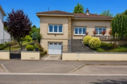 Maison familiale ARS SUR MOSELLE 1