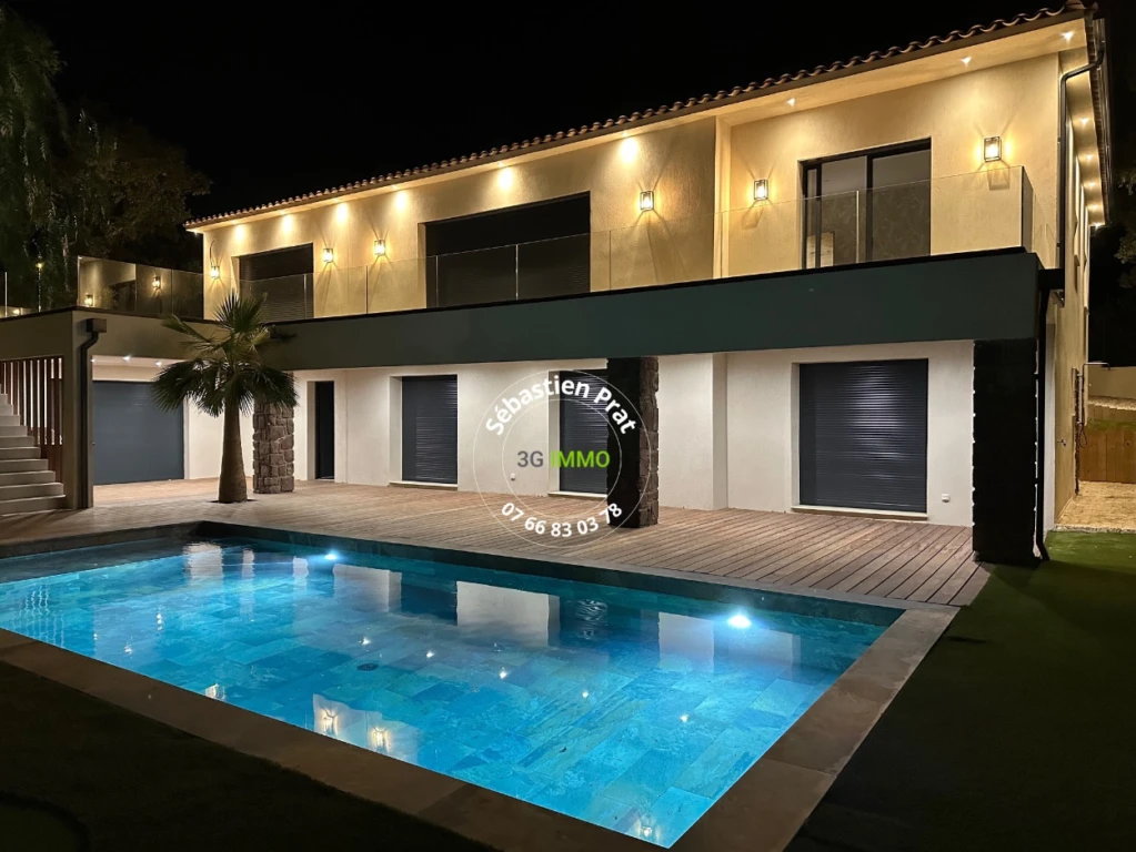 LES ISSAMBRES (VAR) - VILLA NEUVE AVEC VUE MER 20