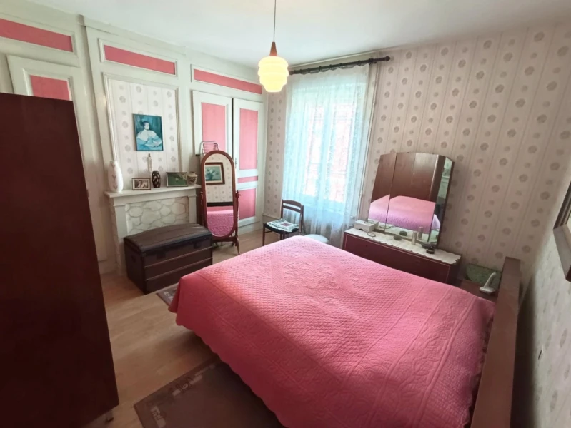 Maison 3 chambres + bureau + cour, Saint-Acheul 17