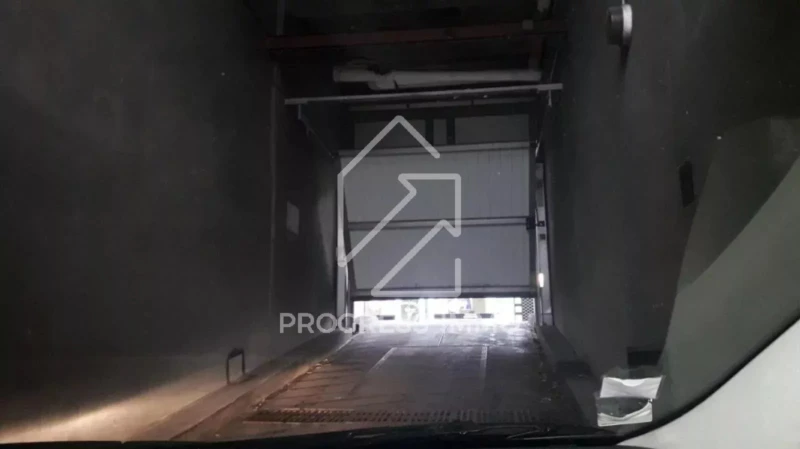A 2 min du RER box de stationnement à louer 2