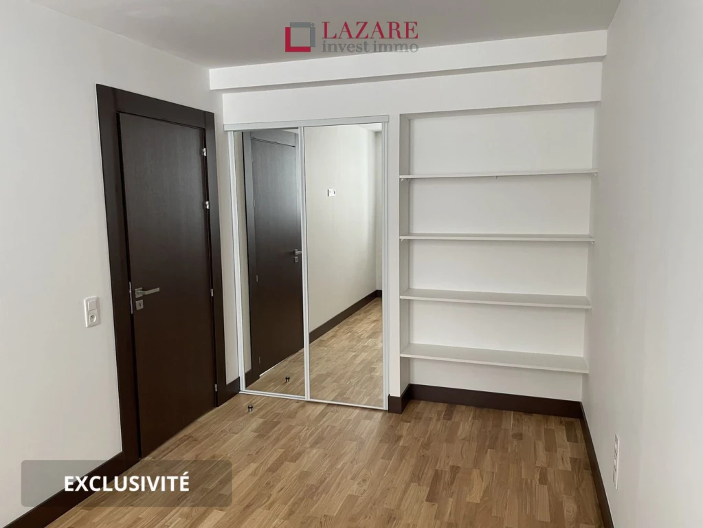 A LOUER T2 refait à neuf avec parking 10