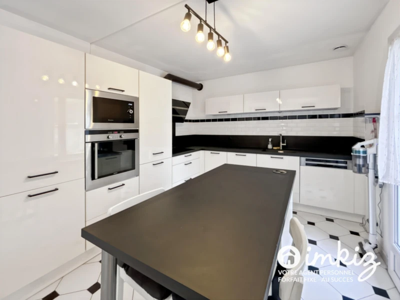 Maison au calme  proche commodités 4 pièces 3