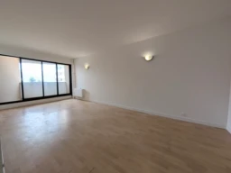 Emplacement stratégique à Créteil 2