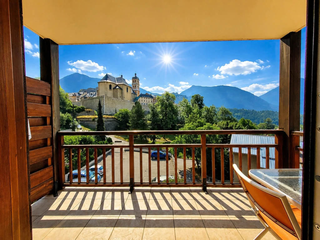 Superbe appartement T4 en duplex traversant 17