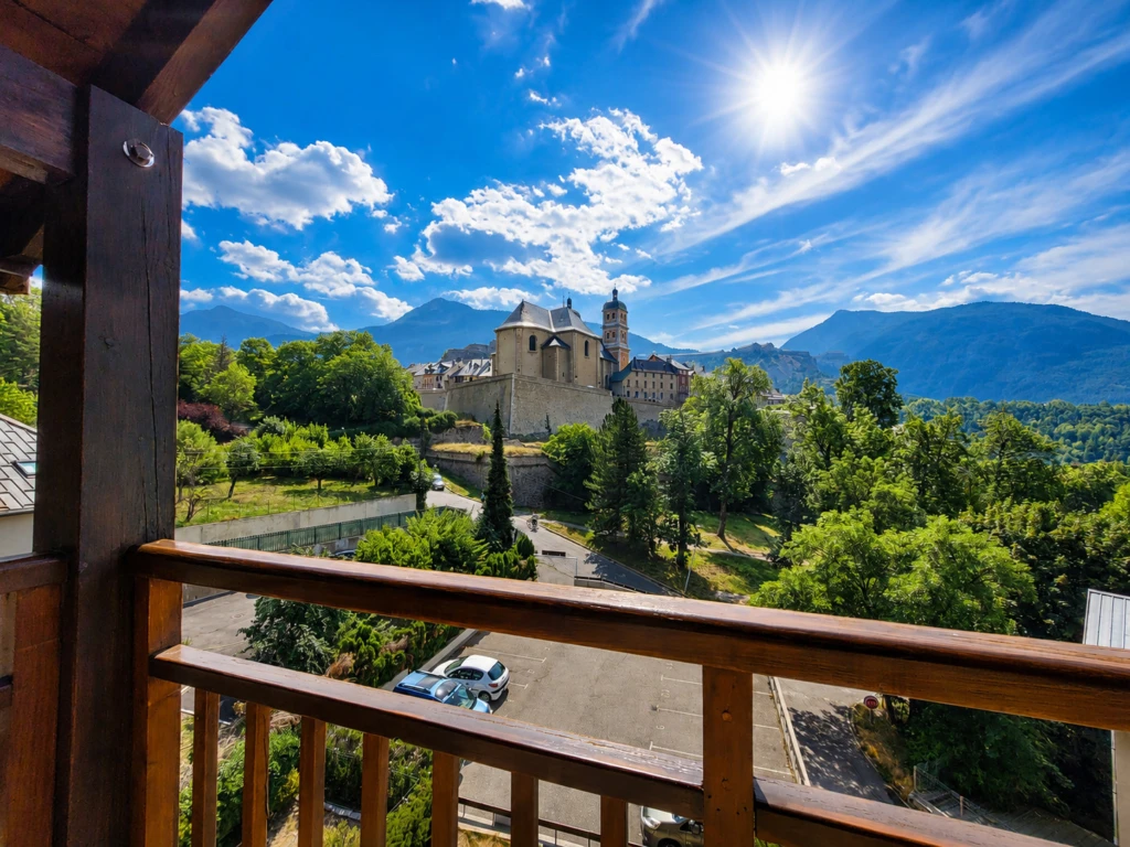 Superbe appartement T4 en duplex traversant 19